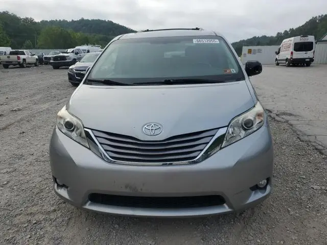 2015 TOYOTA SIENNA XLE  