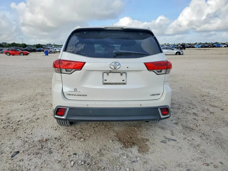 2017 TOYOTA HIGHLANDER LIMITED  