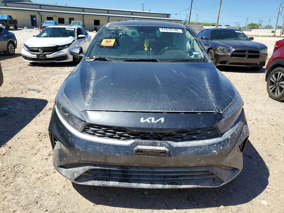 2024 KIA FORTE LXS  