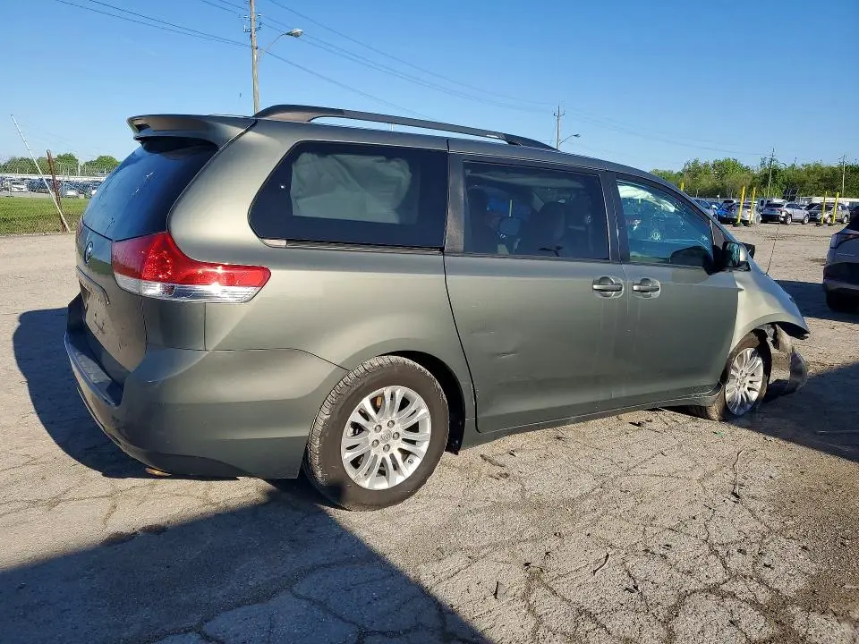 2011 TOYOTA SIENNA XLE 8-PASSENGER  