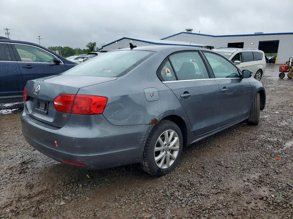 2014 VOLKSWAGEN JETTA SE  