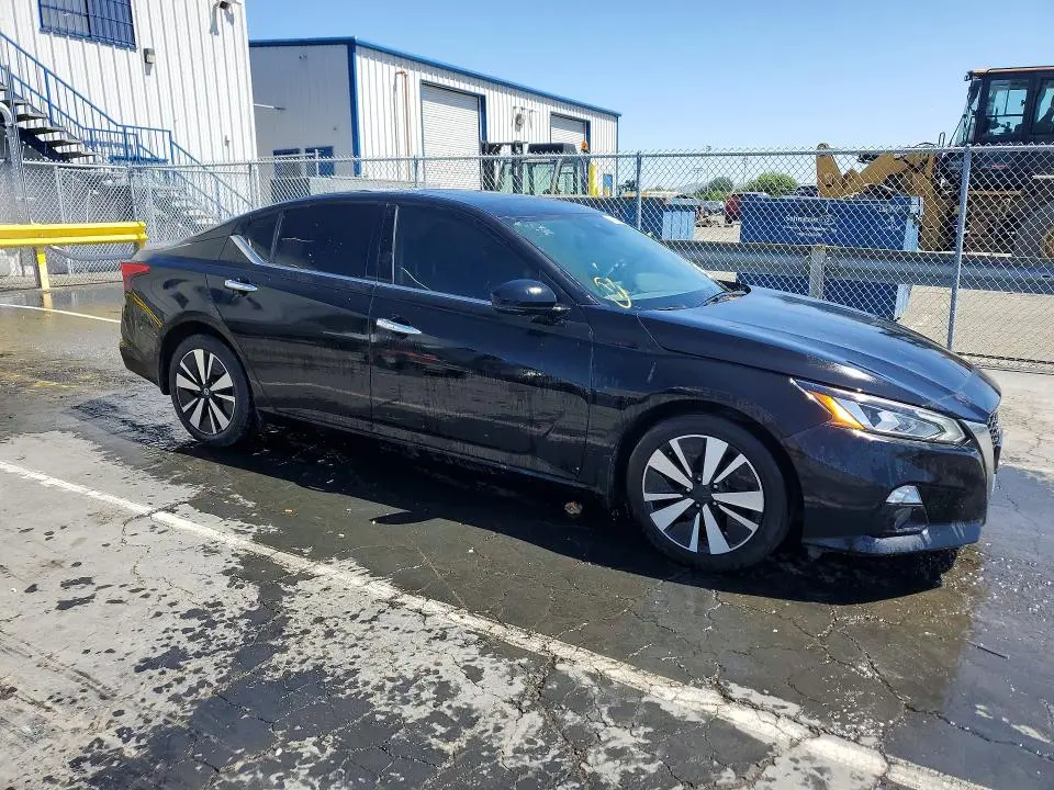 2019 NISSAN ALTIMA SV  