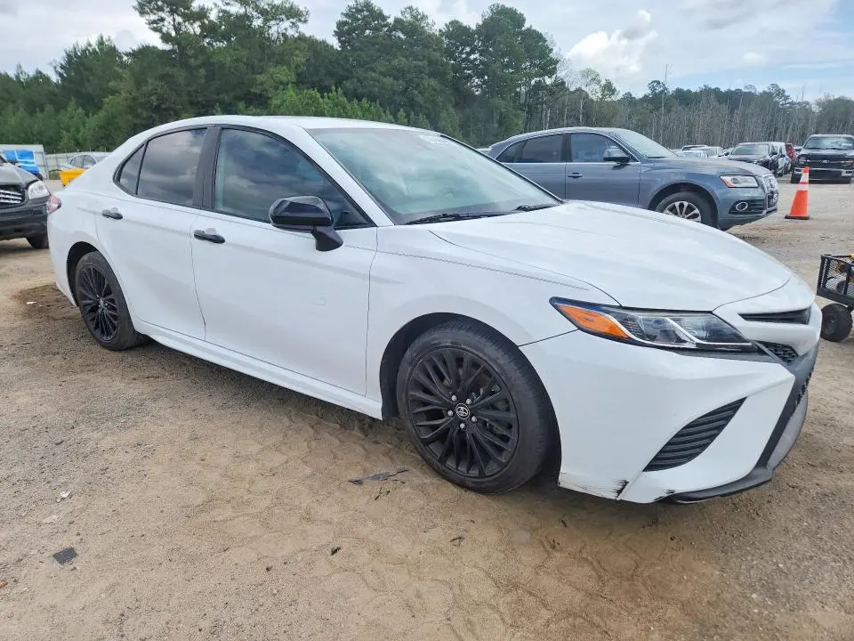 2020 TOYOTA CAMRY SE NIGHTSHADE  