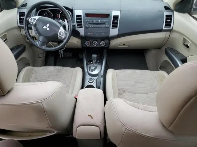 2010 MITSUBISHI OUTLANDER SE  