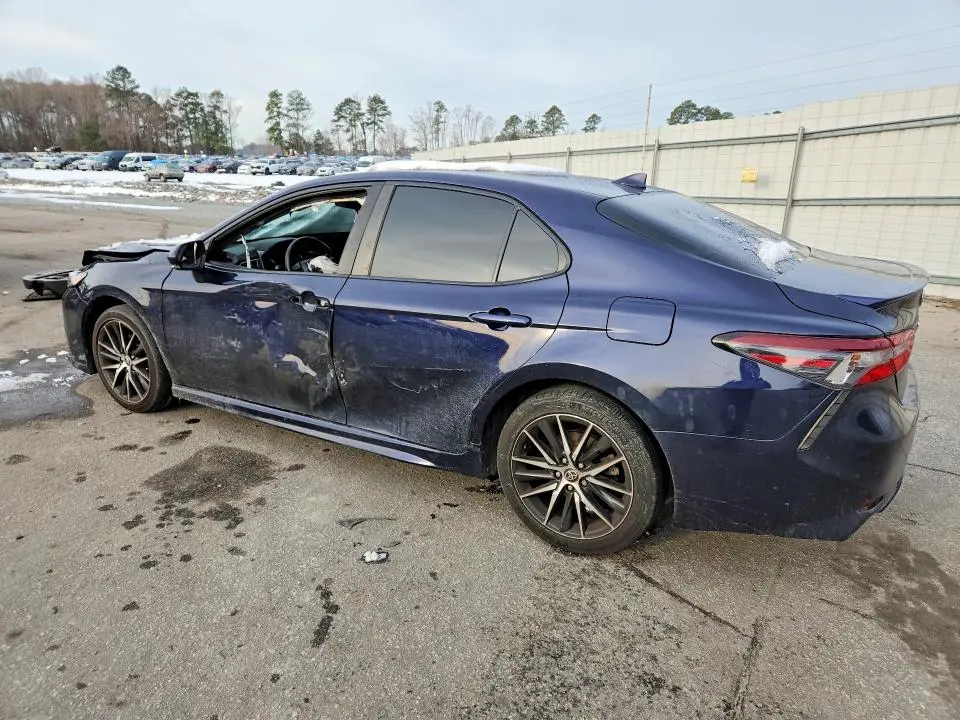 2022 TOYOTA CAMRY SE  