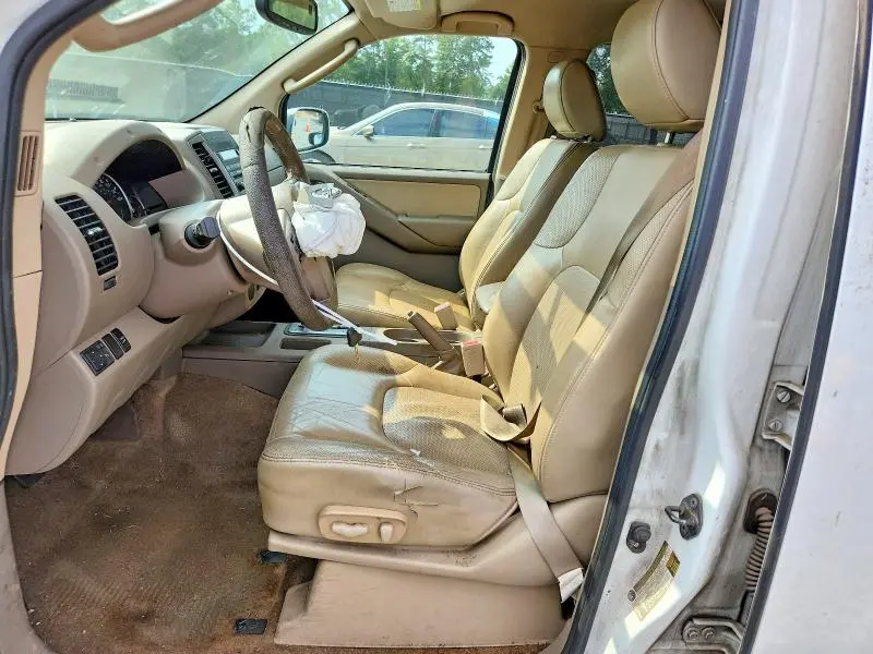 2010 NISSAN FRONTIER SE V6  
