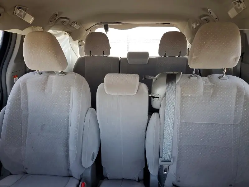 2017 TOYOTA SIENNA LE 8-PASSENGER  