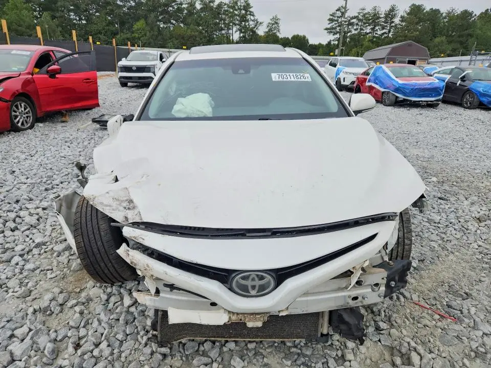 2018 TOYOTA CAMRY SE  