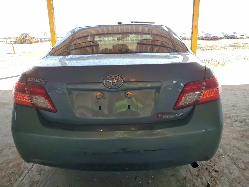 2010 TOYOTA CAMRY LE  