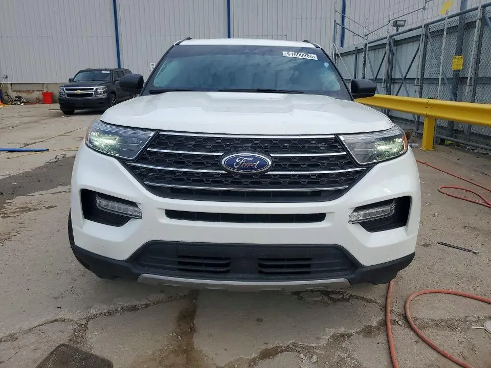 2022 FORD EXPLORER XLT  