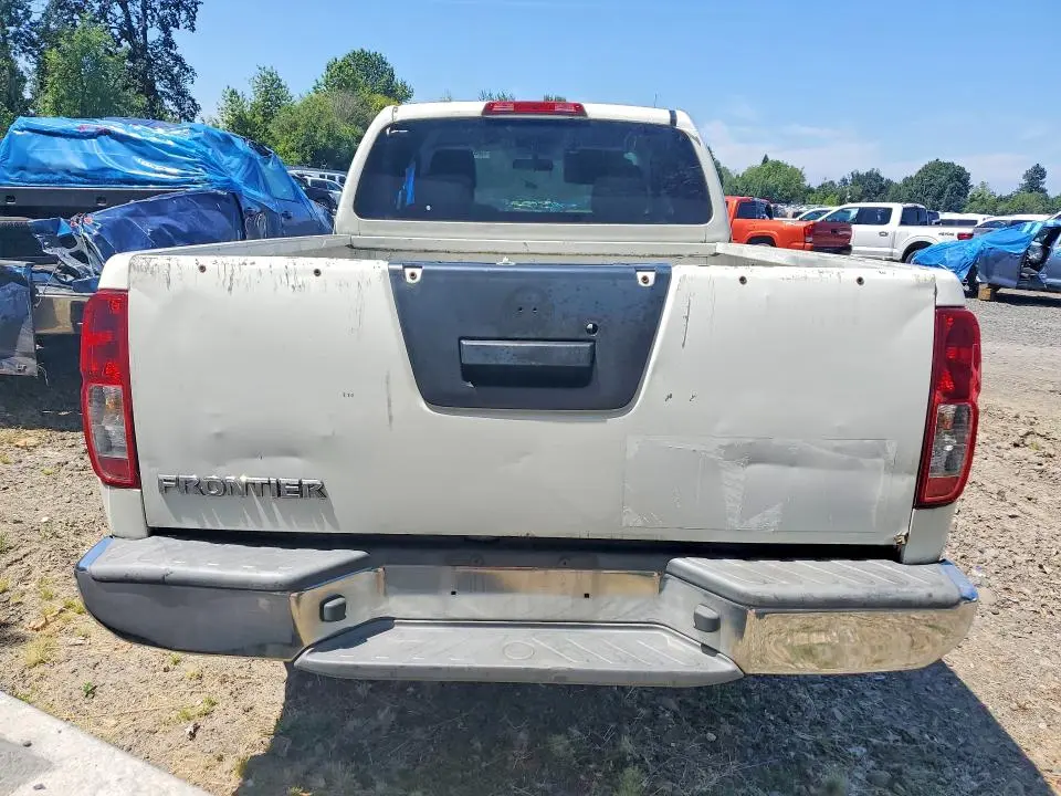 2015 NISSAN FRONTIER S  