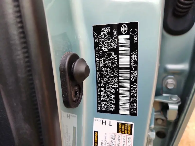 2022 TOYOTA PRIUS LE  