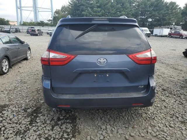 2017 TOYOTA SIENNA XLE