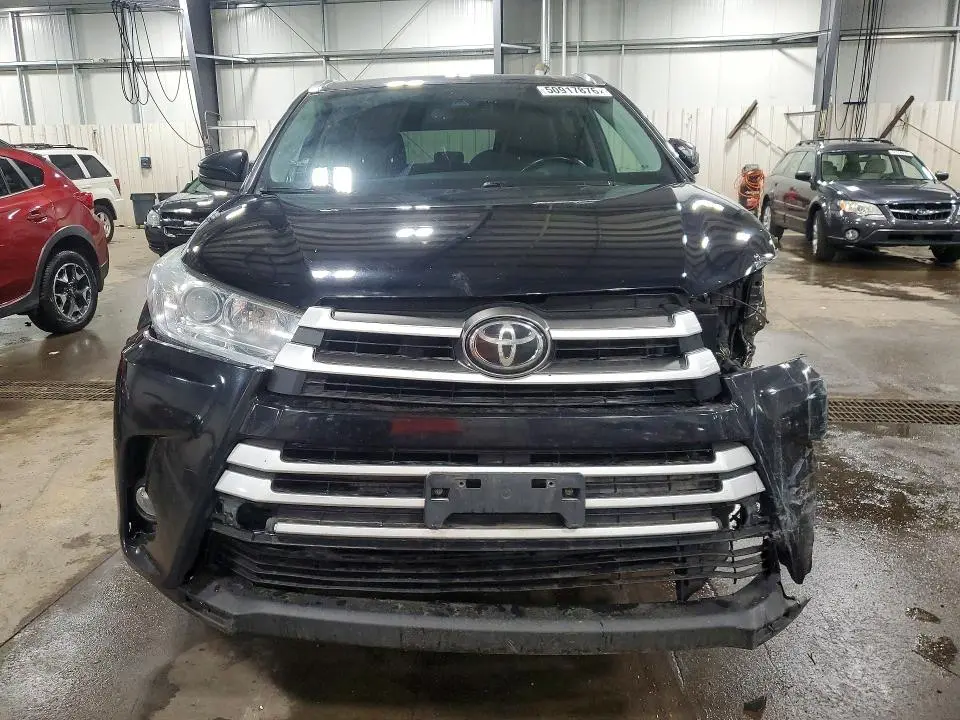 2017 TOYOTA HIGHLANDER XLE  