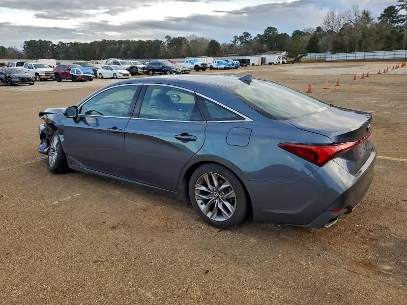 2022 TOYOTA AVALON XLE  