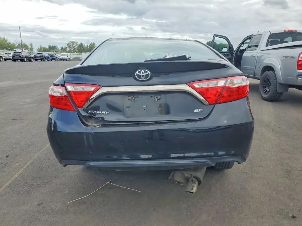 2017 TOYOTA CAMRY SE  