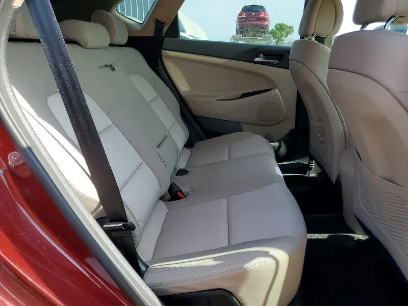 2017 HYUNDAI TUCSON SE  