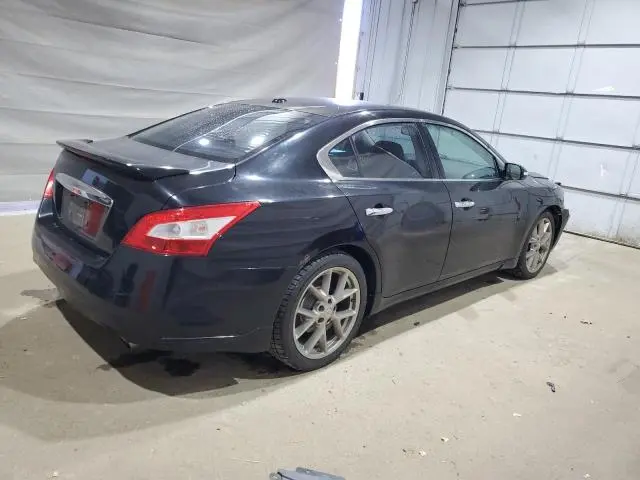 2011 NISSAN MAXIMA S  
