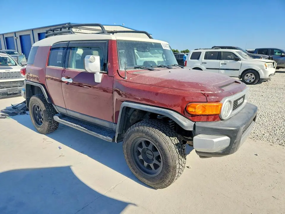 2011 TOYOTA FJ CRUISER BASE  