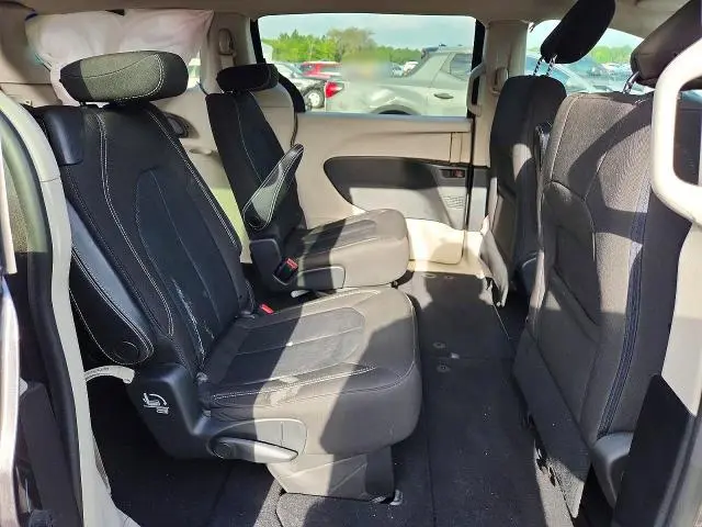 2021 CHRYSLER VOYAGER LX  