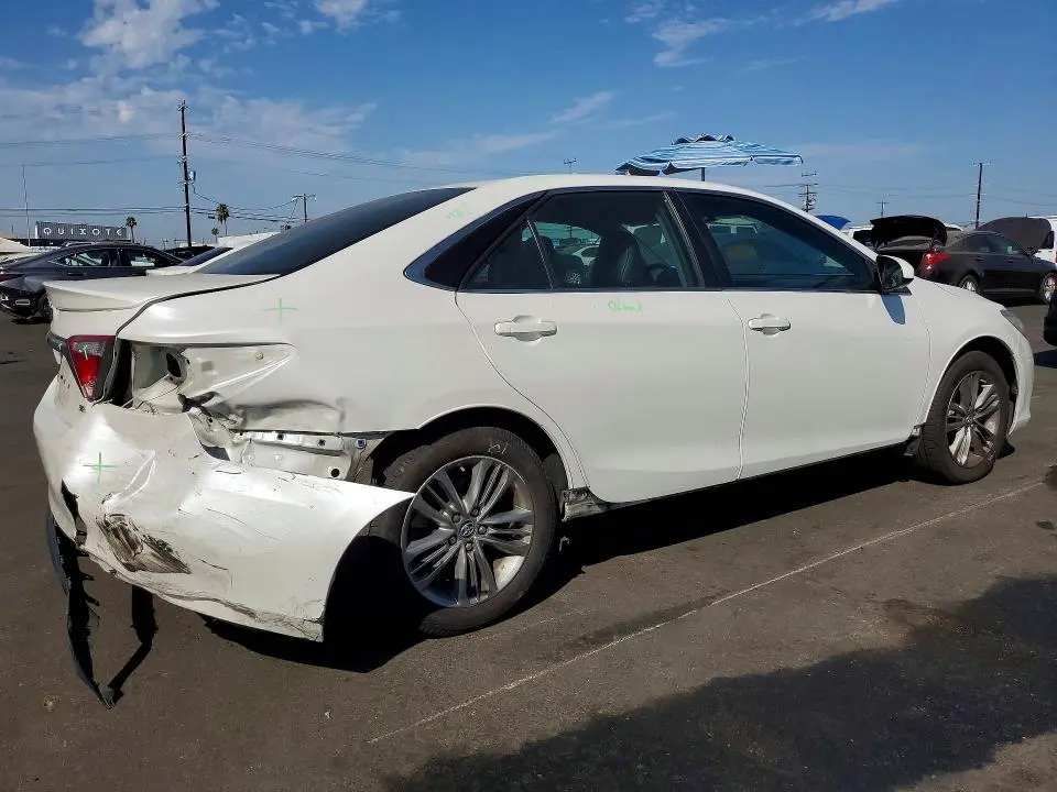 2017 TOYOTA CAMRY SE  