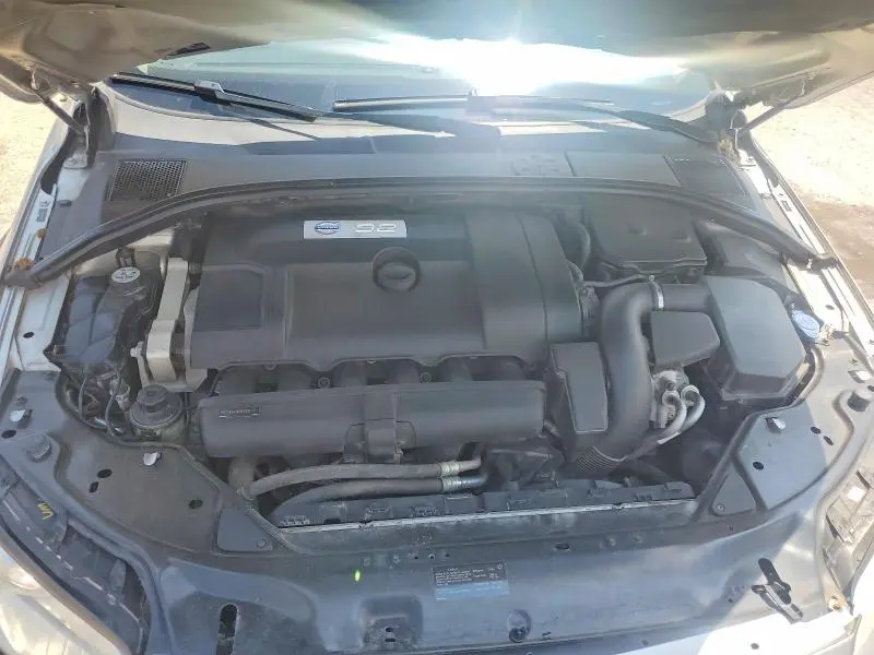 2013 VOLVO XC70 3.2  