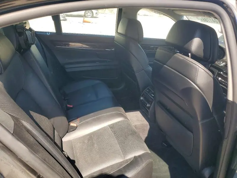 2012 BMW 750 XI  