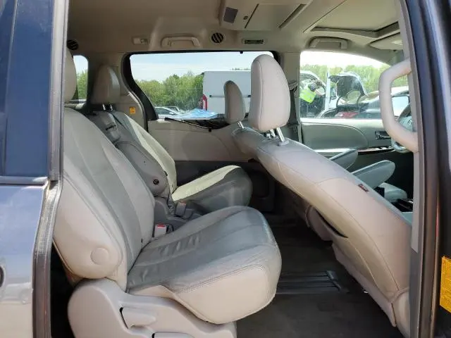 2012 TOYOTA SIENNA XLE  
