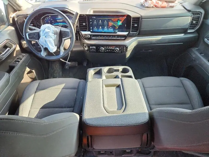 2024 CHEVROLET SILVERADO C1500 LT  