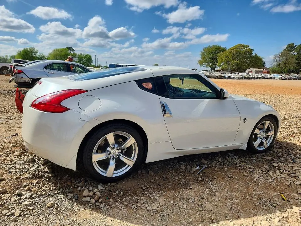2011 NISSAN 370Z BASE  
