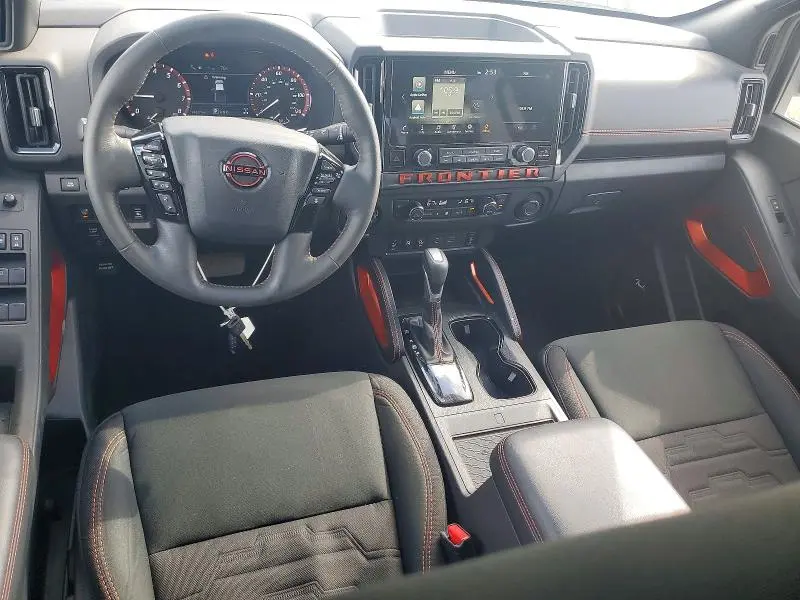2025 NISSAN FRONTIER PRO-4X  