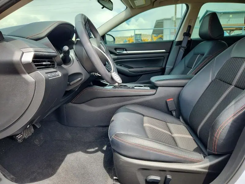2024 NISSAN ALTIMA SR  