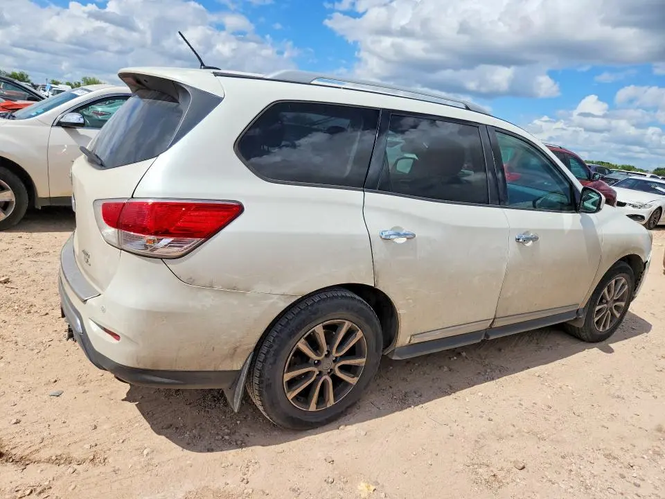 2016 NISSAN PATHFINDER SL  