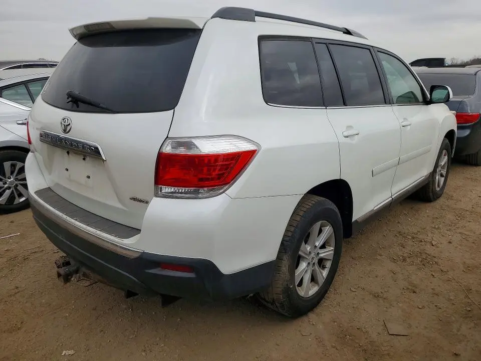 2012 TOYOTA HIGHLANDER SE  