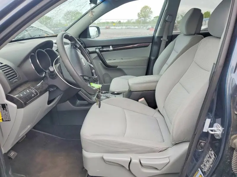 2011 KIA SORENTO LX  