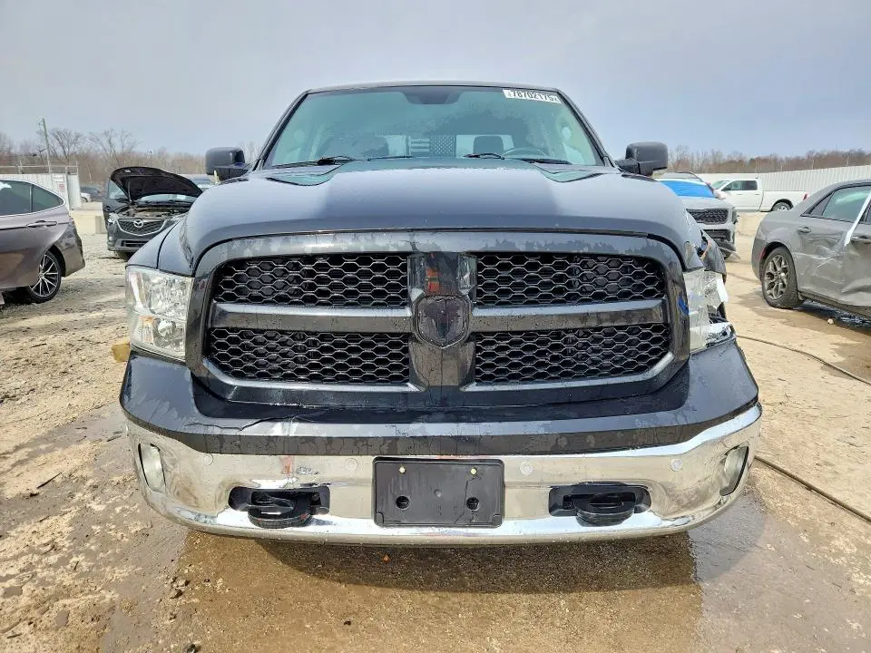 2016 RAM 1500 SLT  