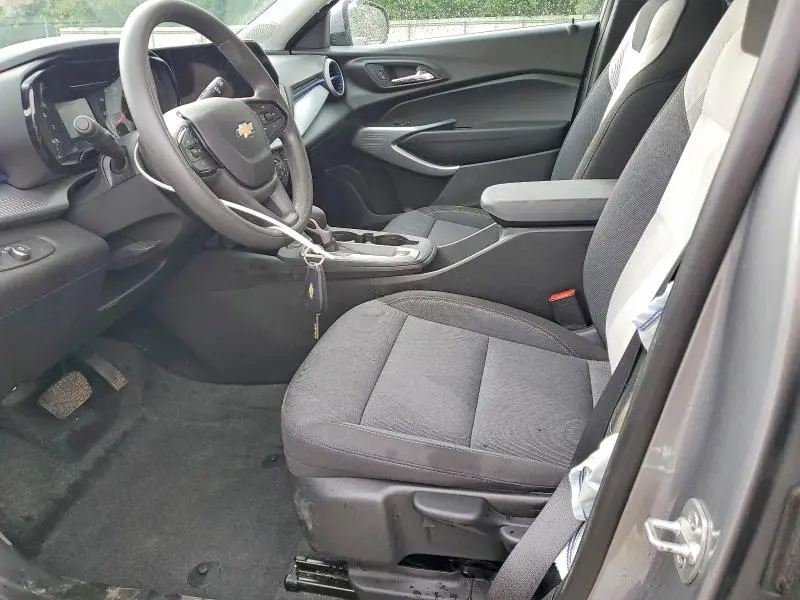 2025 CHEVROLET TRAX LS  