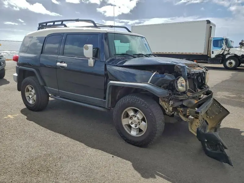2010 TOYOTA FJ CRUISER   