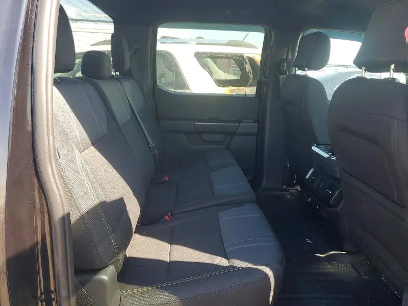 2024 FORD F150 STX  