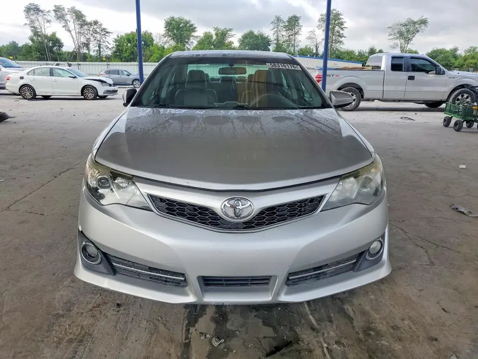 2014 TOYOTA CAMRY SE  