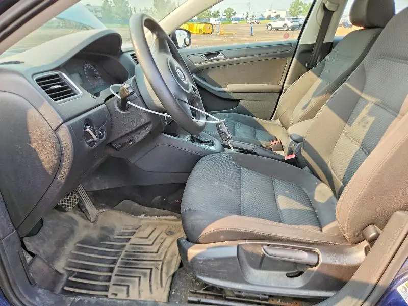 2011 VOLKSWAGEN JETTA SE  
