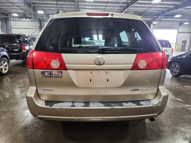 2010 TOYOTA SIENNA CE  