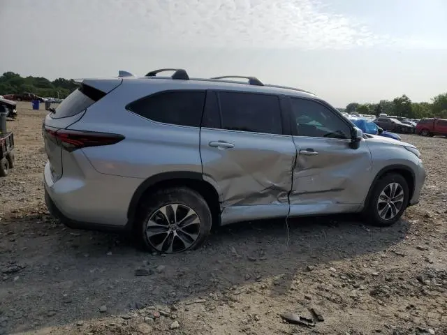 2024 TOYOTA HIGHLANDER LE  