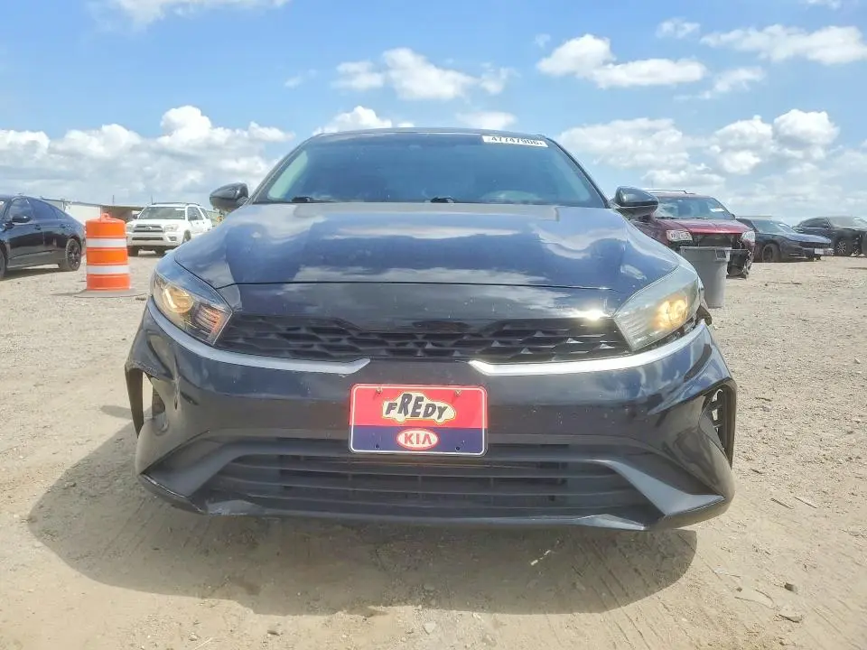 2023 KIA FORTE LXS  