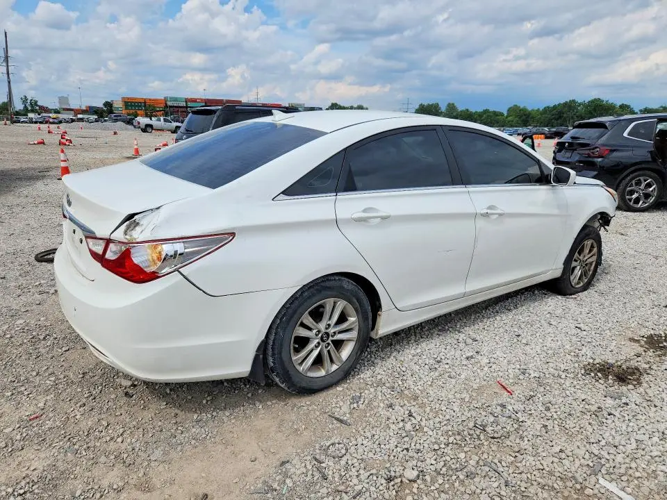 2012 HYUNDAI SONATA GLS  