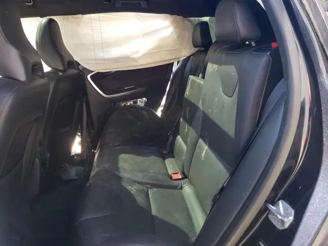 2016 VOLVO XC60 T6 PLATINUM  