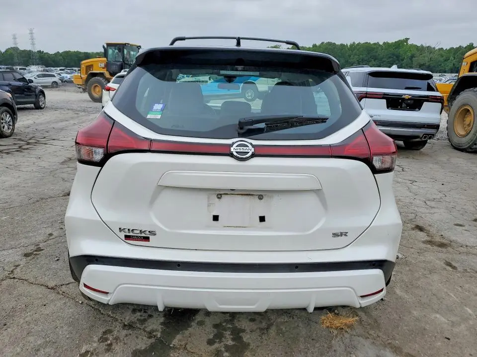 2021 NISSAN KICKS SR  