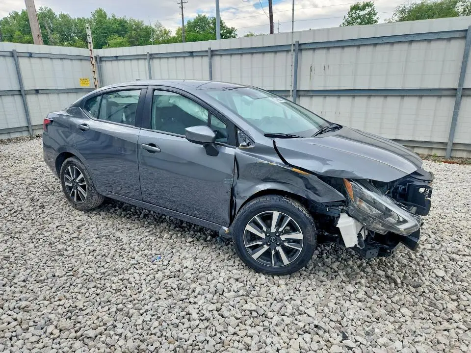 2025 NISSAN VERSA SV  