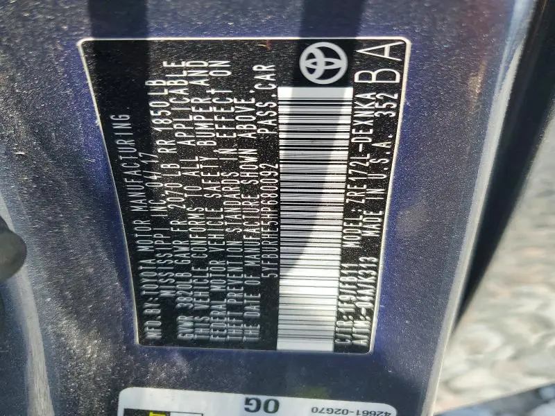 2017 TOYOTA COROLLA LE  