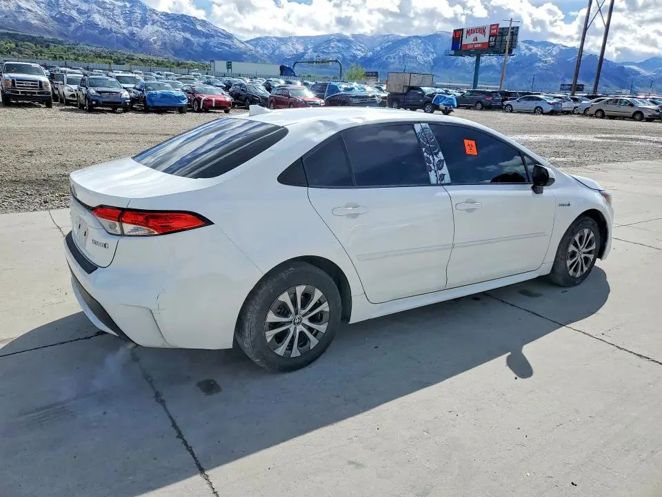2021 TOYOTA COROLLA LE  